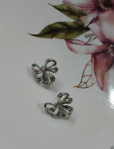 Bow Earring